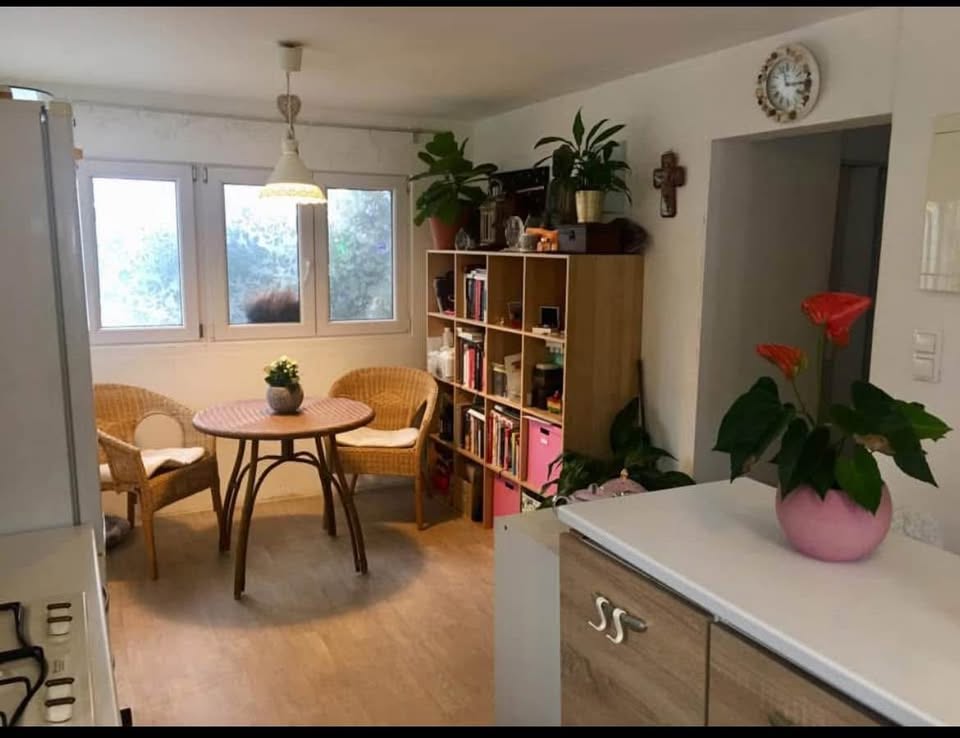 Pronájem dvou chat k celoročnímu užívání Praha 5 Lipence - Kazín